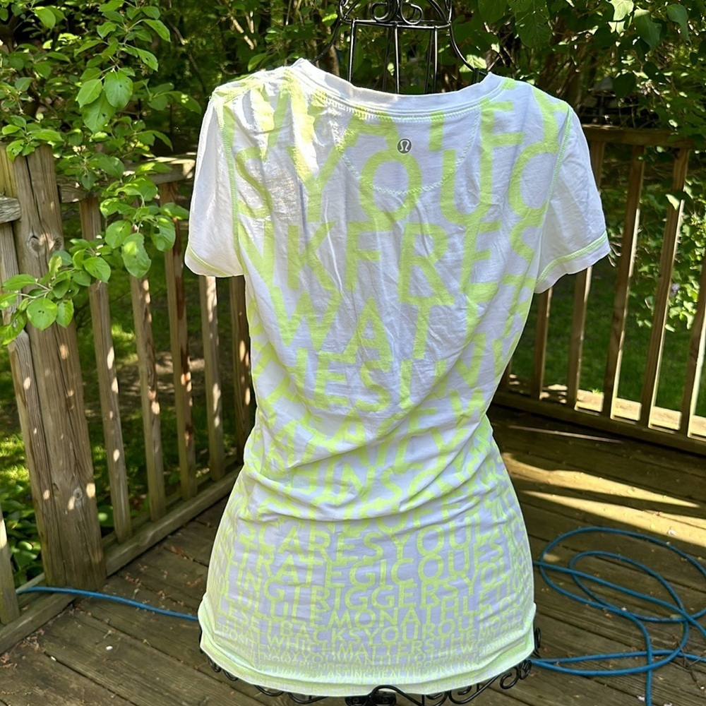 Lululemon Shirt Women  yellow/green Graphic Logo Scoop Neck Short Sleeve Stretch - Picture 3 of 5